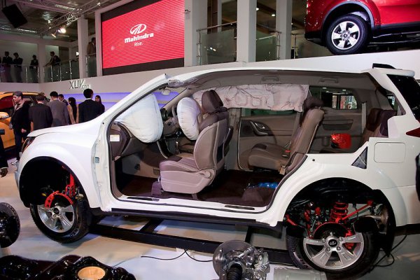Автомобильная выставка India Auto Expo в Нью-Дели
