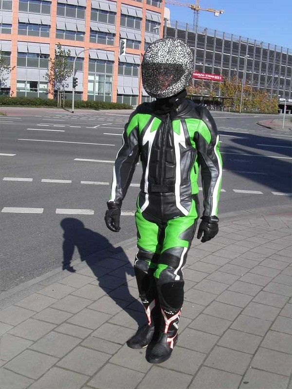 Природный тюнинг шлема немецкого мотоциклиста
