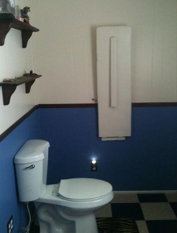 Необычное приспособление в туалете