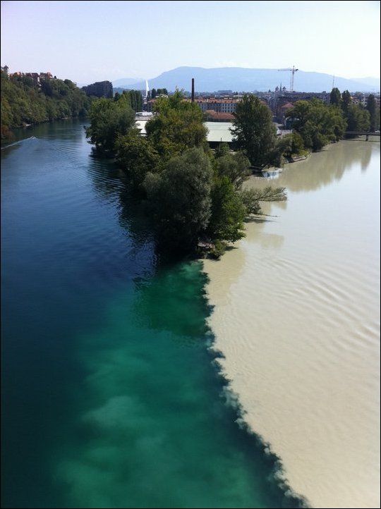 Слияние рек Рона и Арва в Женеве
