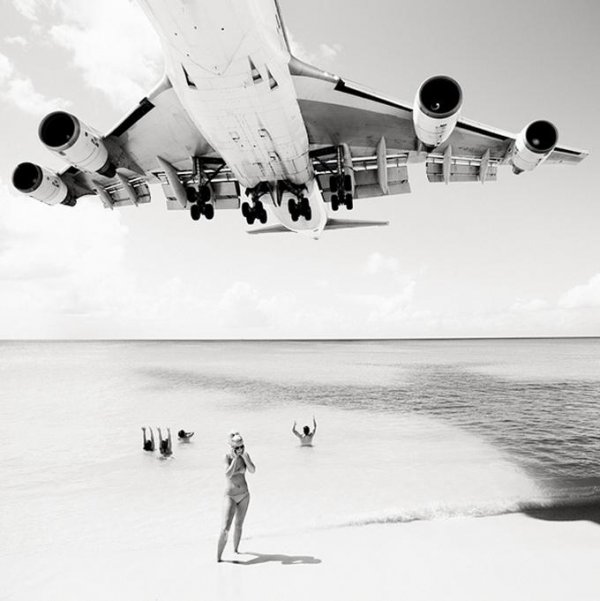 Самолеты над пляжем