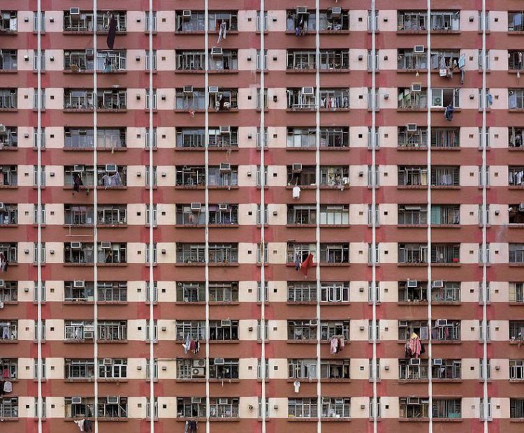 Безликие небоскребы трущоб Гонконга