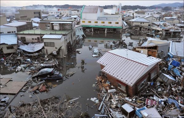 Землетрясение и цунами в Японии