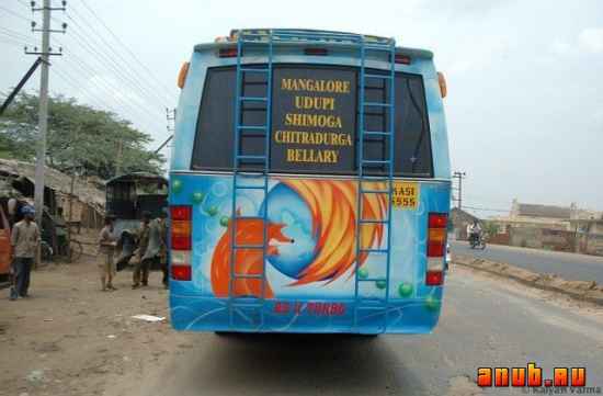 Реклама Firefox в индийском автобусе