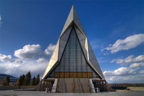 Церковь в необычном стиле
